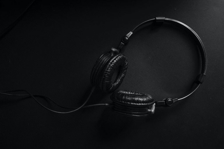Słuchawki nauszne do studia - audio-technica ath-m50x vs. beyerdynamic dt 770 pro